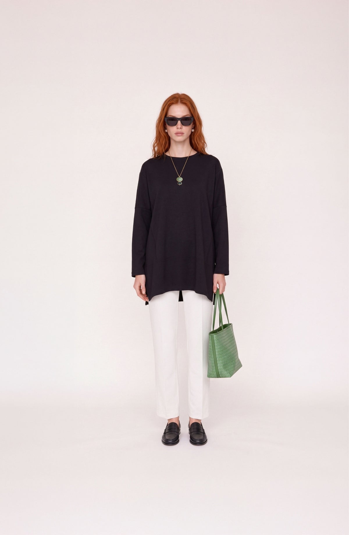 Parçalı Yırtmaçlı Oversize Siyah Sweatshirt