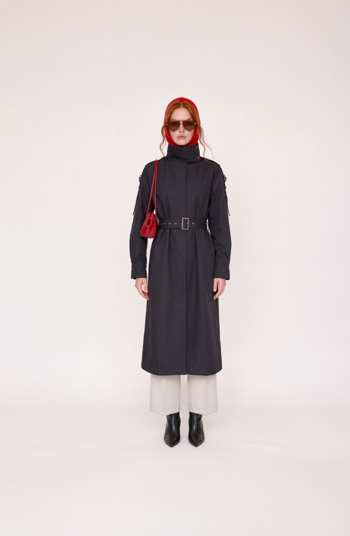 Dik Yaka Toka Kemerli Siyah Oversize Trençkot