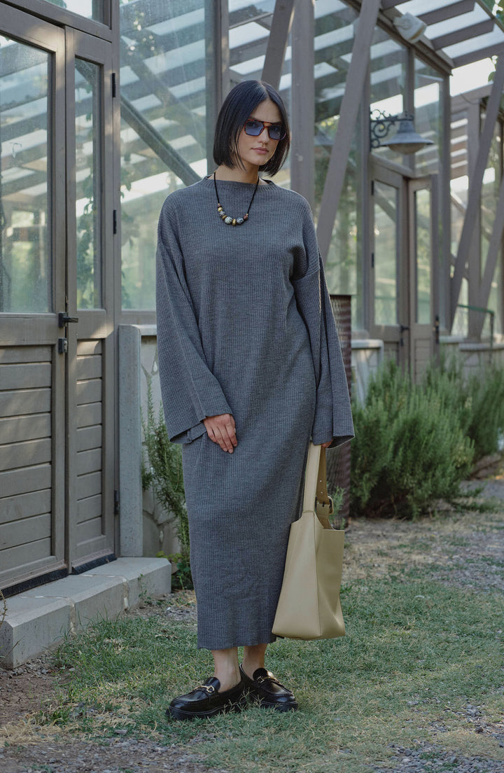 Geniş Kollu Fitilli Gri Triko Elbise