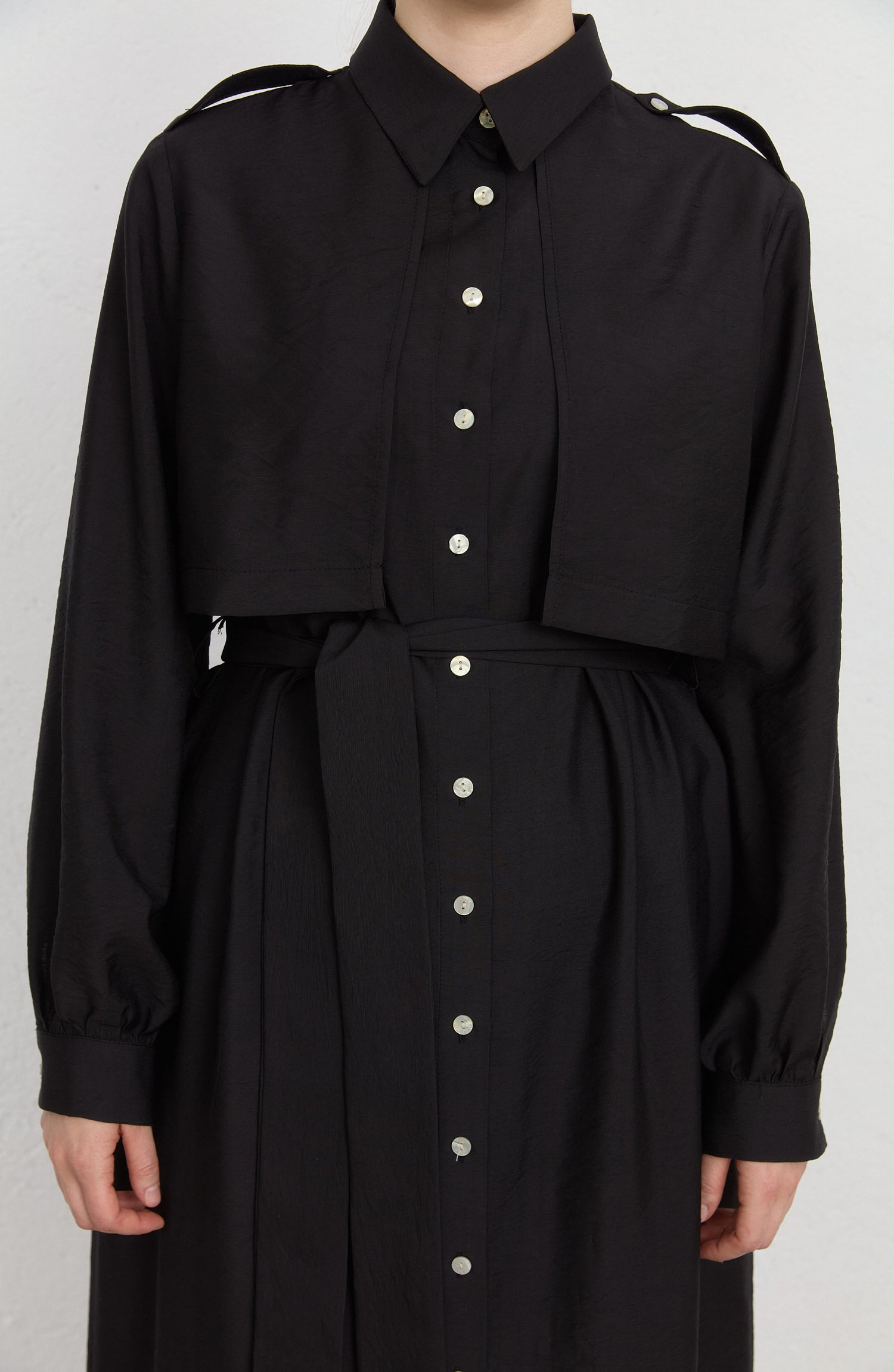 Rüzgarlıklı Giy-Çık Siyah Rayon Trenç Elbise