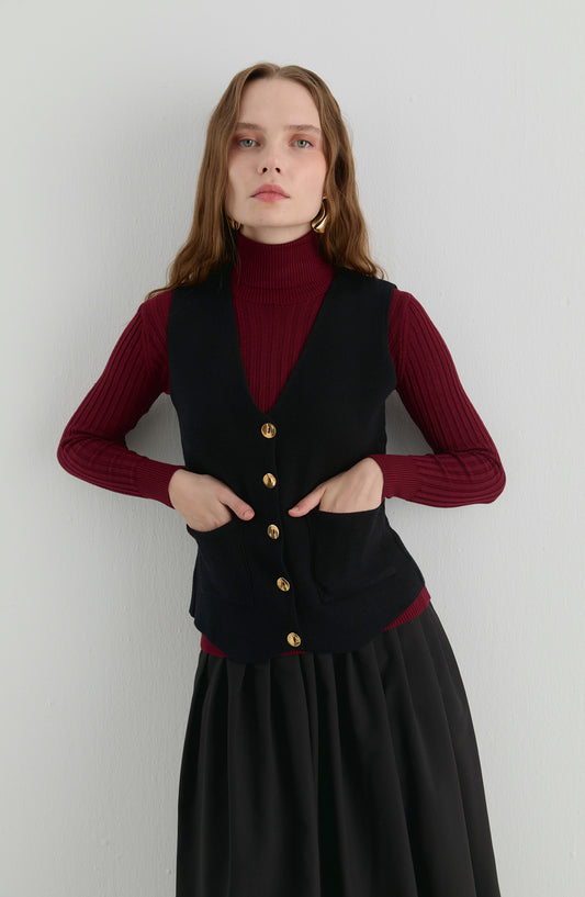 Gold Düğmeli Siyah Kısa Triko Yelek