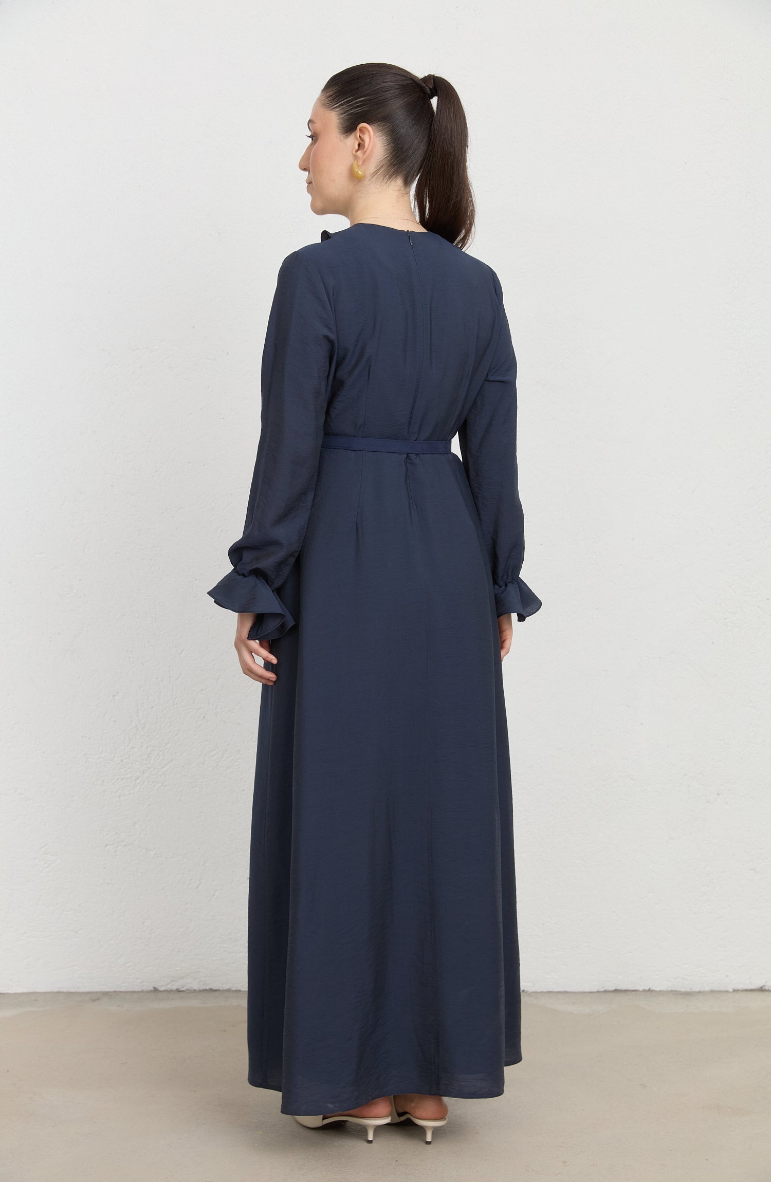 Volanlı Lacivert Kaplama Kemerli Rayon Elbise