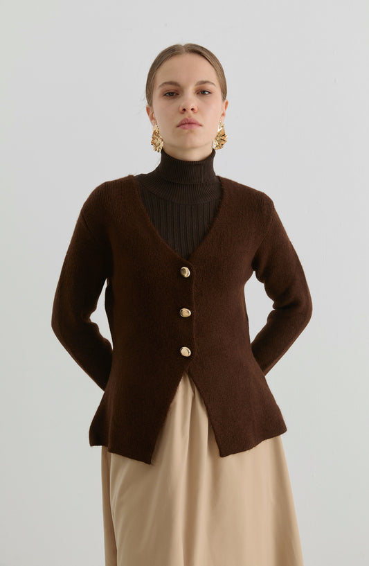 Gold Düğmeli Acı Kahve Yumoş Triko Hırka