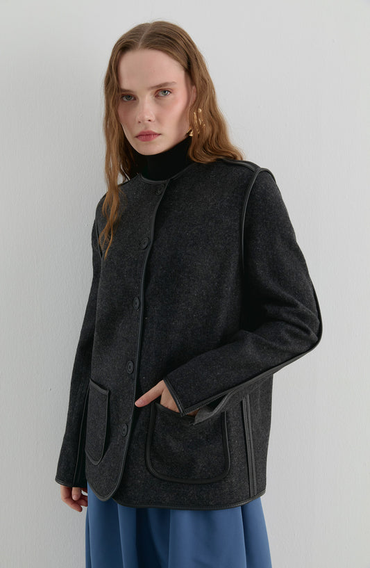 Deri Biyeli Siyah Midi Ceket