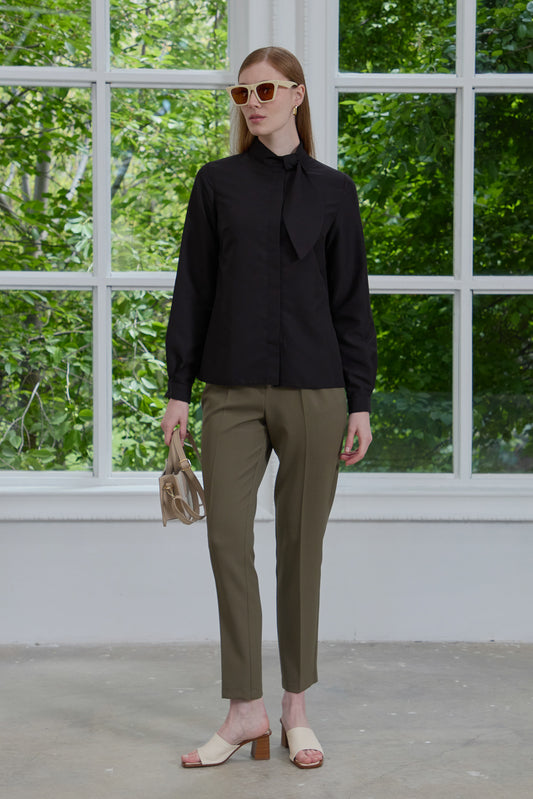 Yaka Dilimli Gömlek Siyah