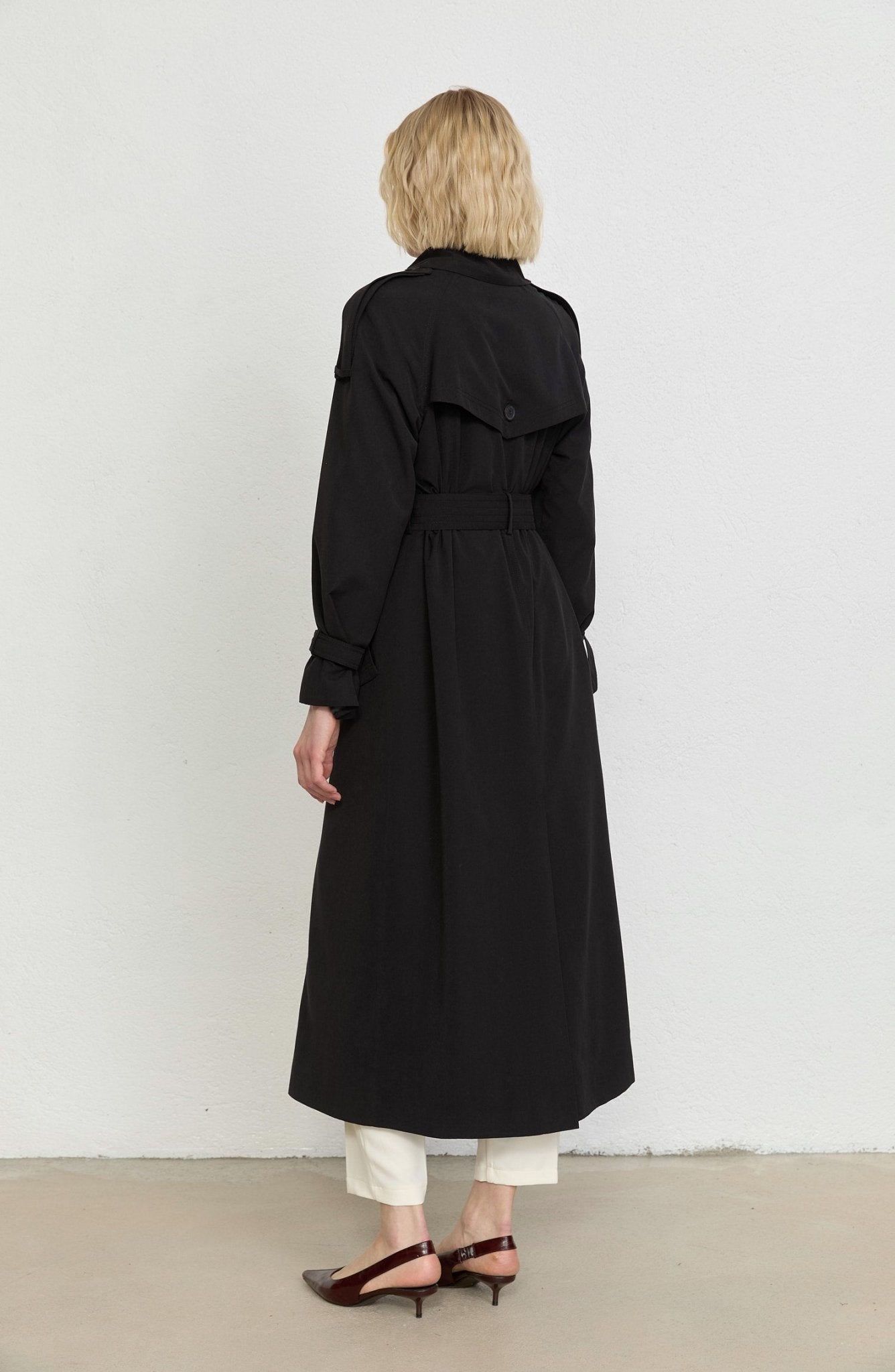 Apoletli Siyah Oversize Trençkot - Fatma Atasoy