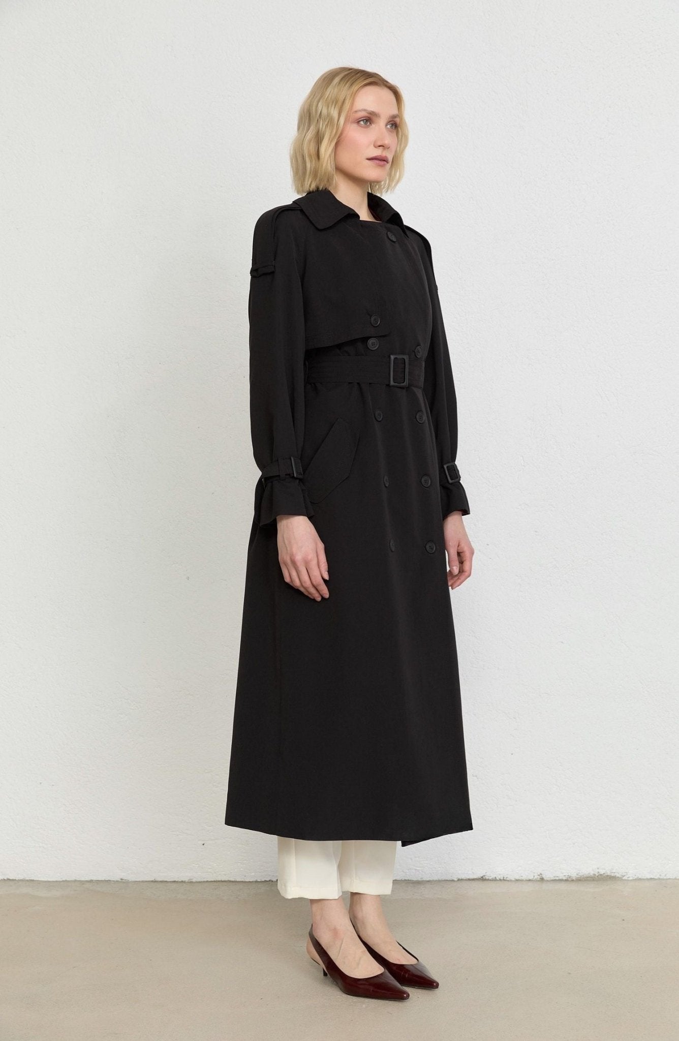Apoletli Siyah Oversize Trençkot - Fatma Atasoy