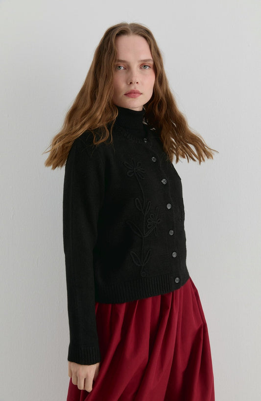 Çiçek Nakışlı Siyah Kısa Triko Hırka - Fatma Atasoy