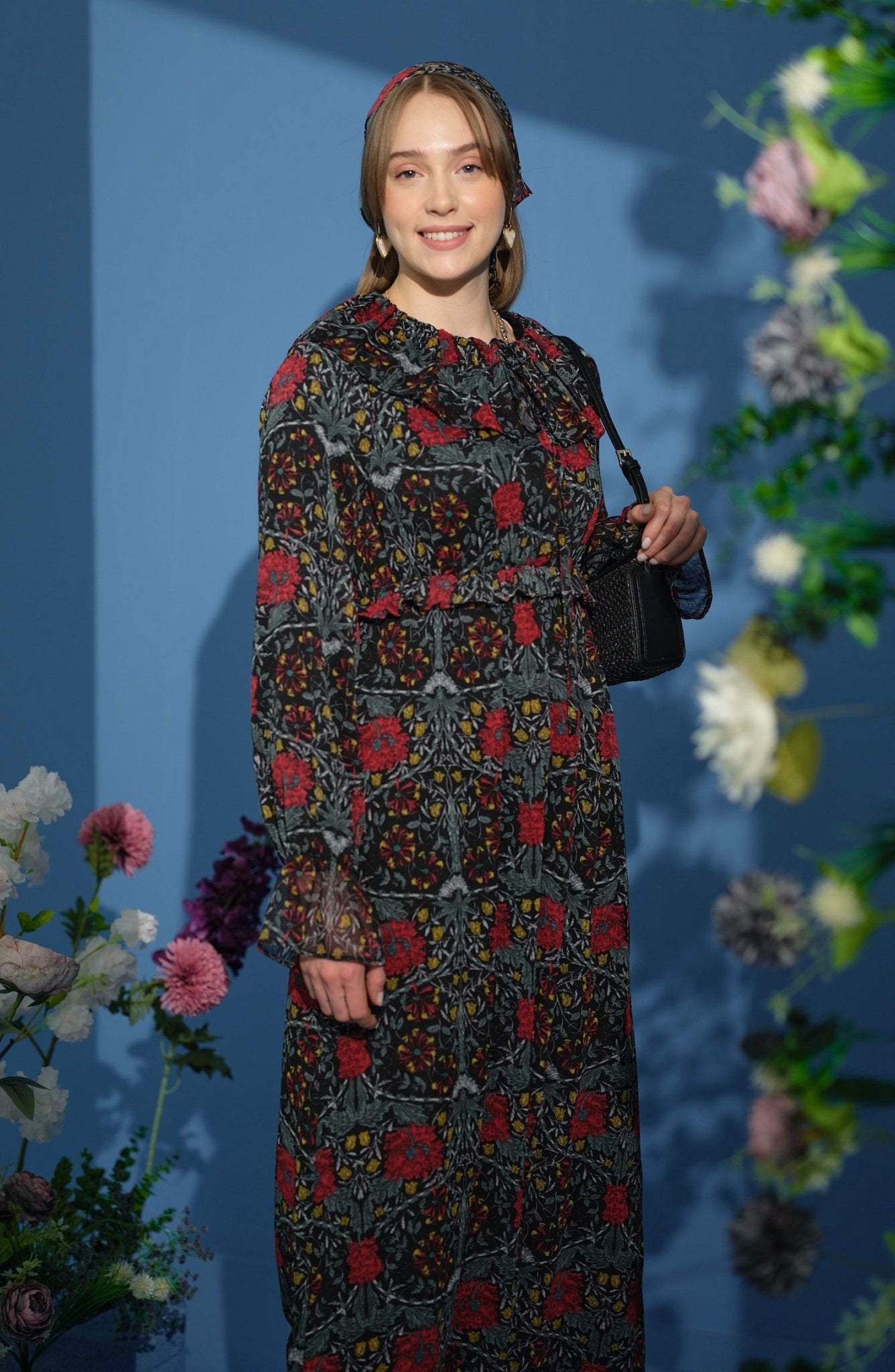 Fırfır Yaka Floral Şifon Kırmızı Elbise - Fatma Atasoy
