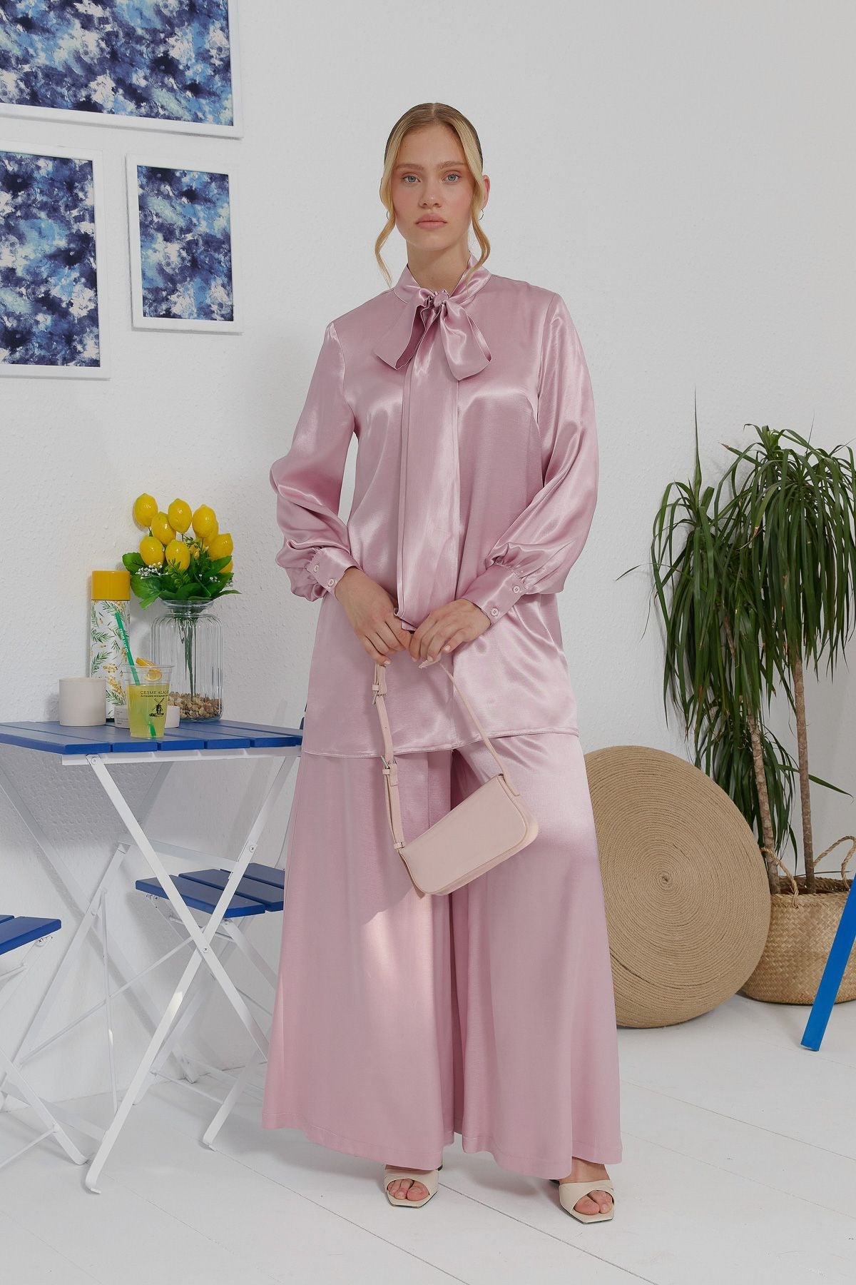 Fiyonklu Pembe Saten Gömlek - Fatma Atasoy
