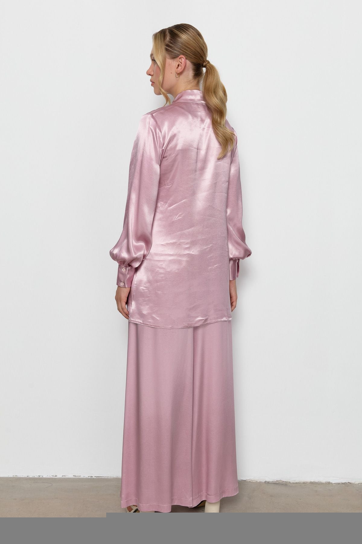 Fiyonklu Pembe Saten Gömlek - Fatma Atasoy
