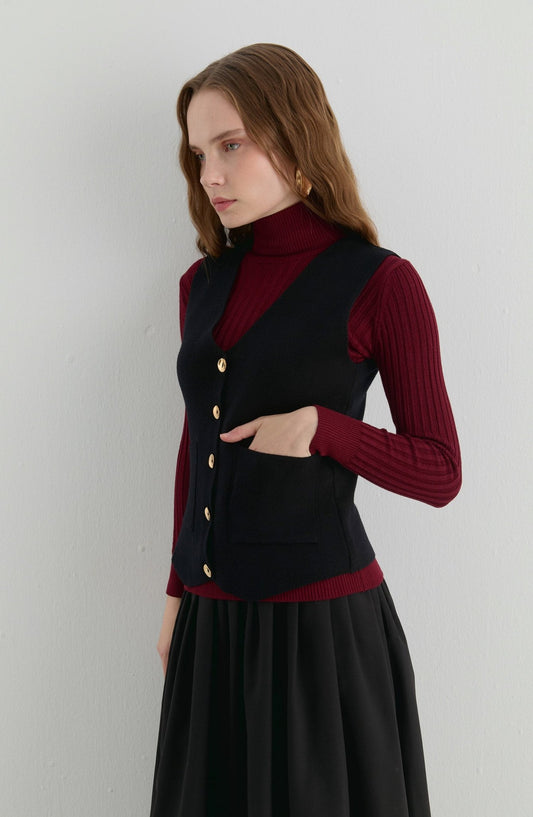 Gold Düğmeli Siyah Kısa Triko Yelek - Fatma Atasoy