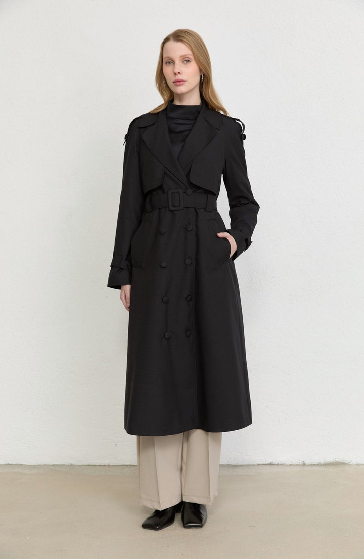 Kaplama Kemerli Siyah Trençkot - Fatma Atasoy