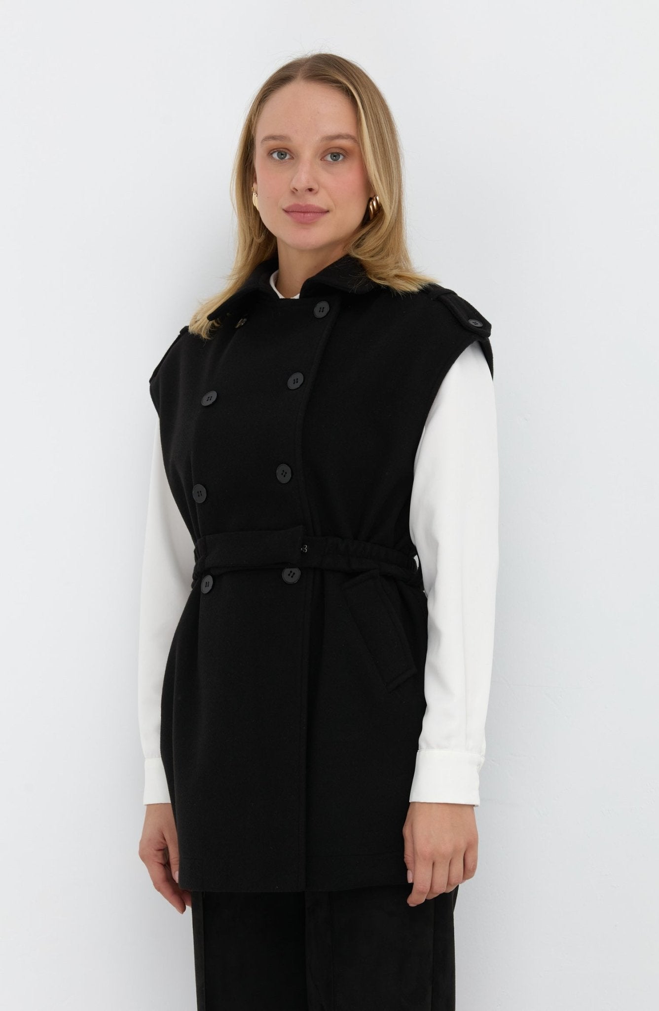 Kemerli Kaşe Oversize Siyah Midi Yelek - Fatma Atasoy