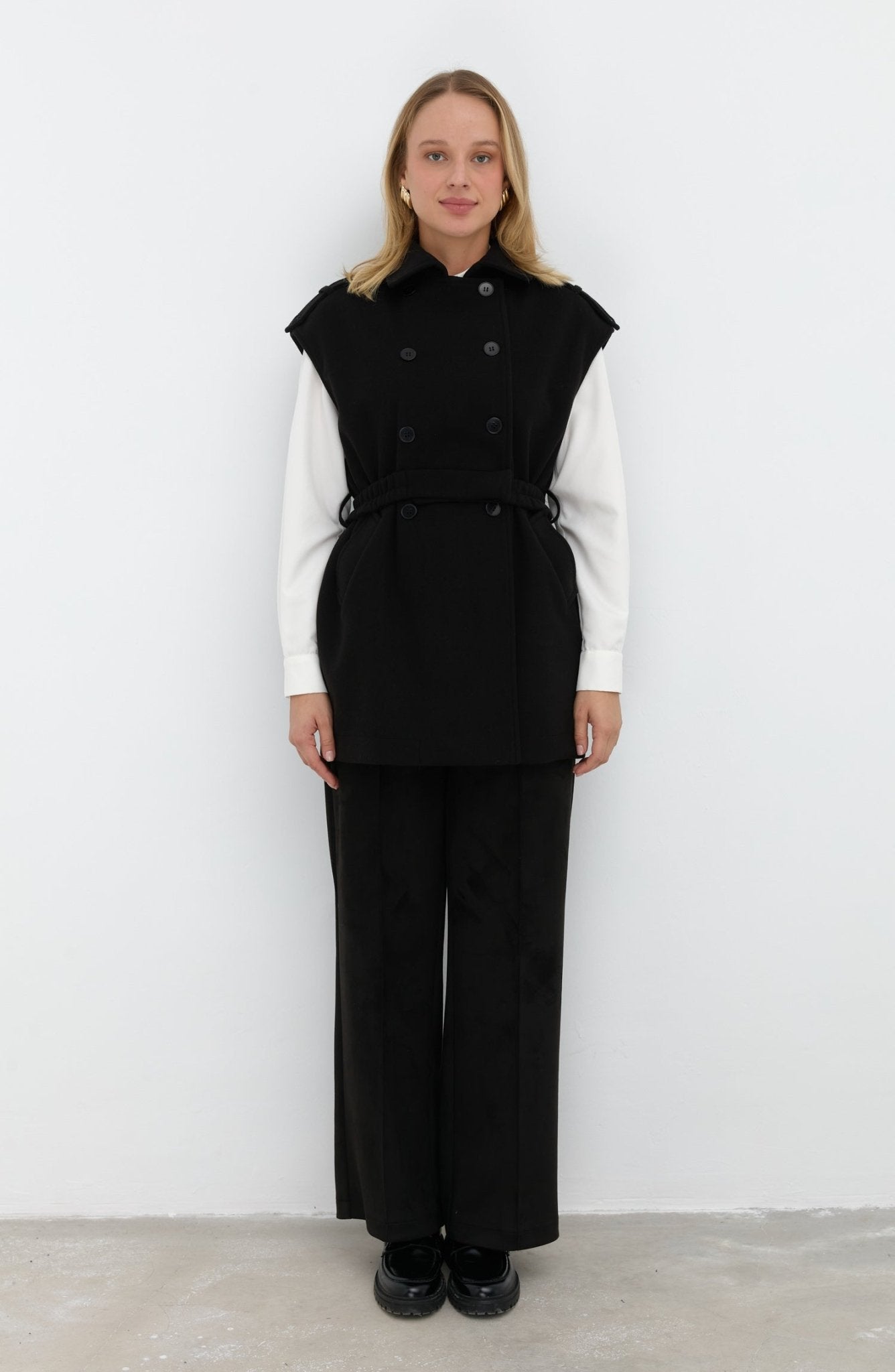 Kemerli Kaşe Oversize Siyah Midi Yelek - Fatma Atasoy