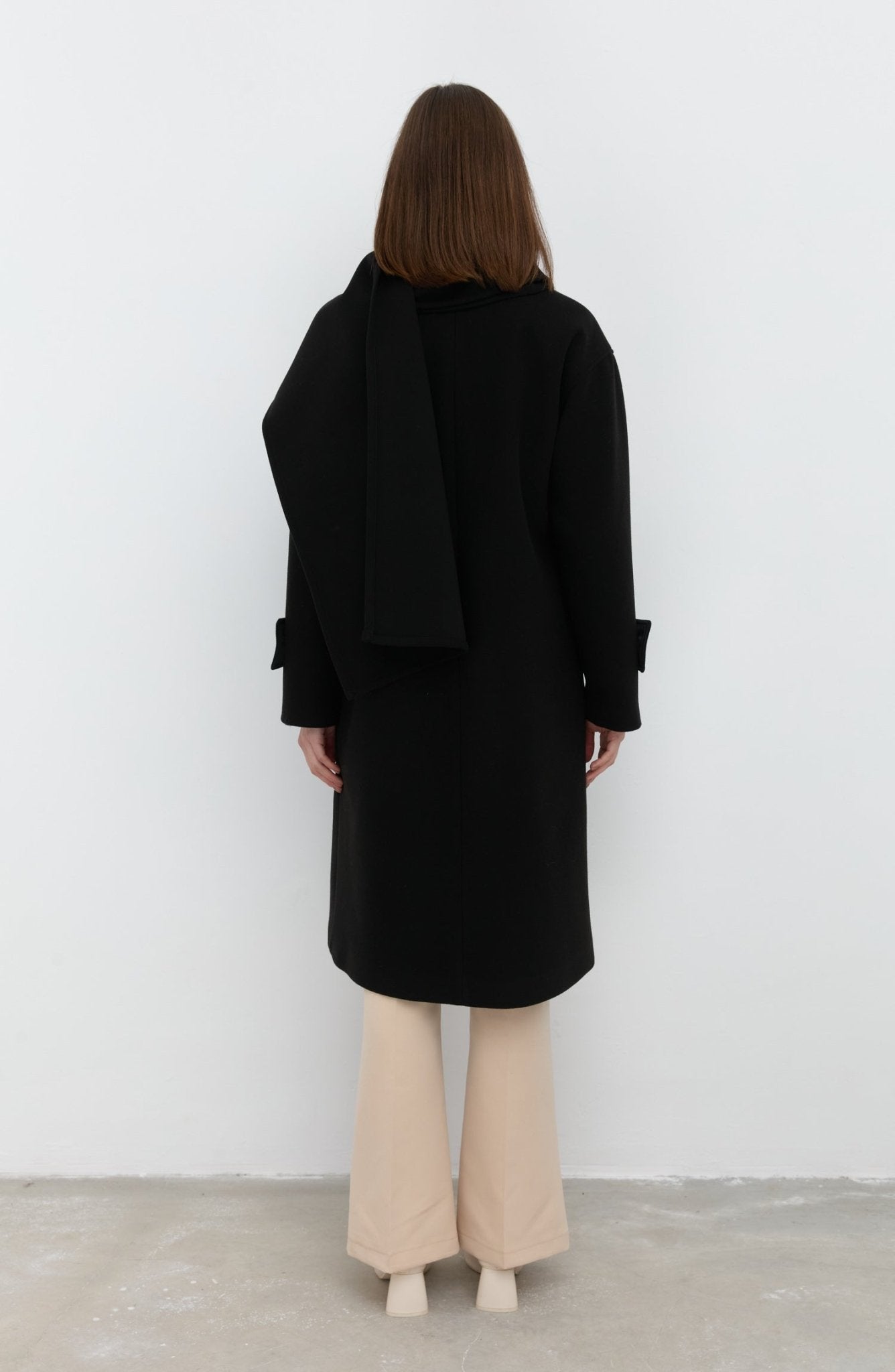 Oversize Atkılı Siyah Kaban - Fatma Atasoy