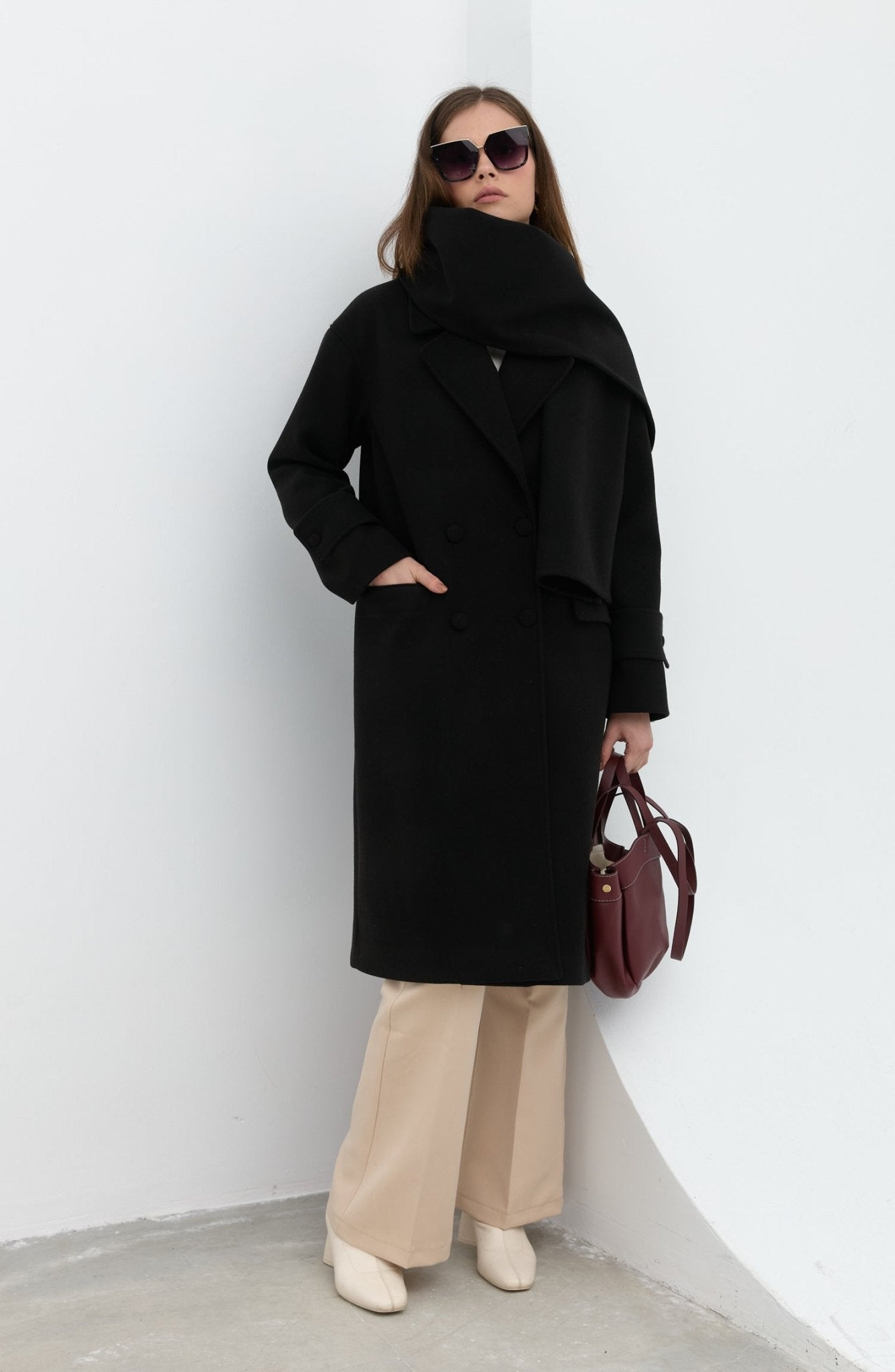 Oversize Atkılı Siyah Kaban - Fatma Atasoy
