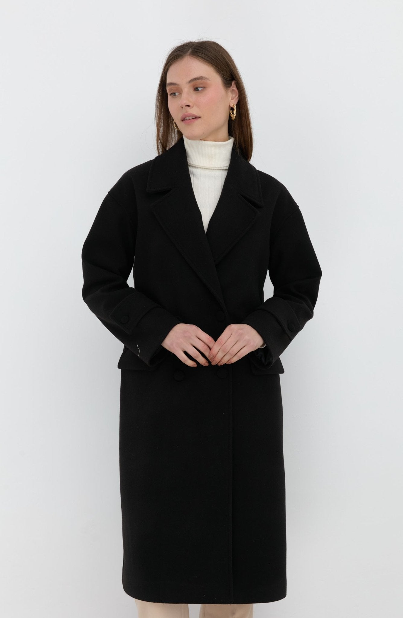Oversize Atkılı Siyah Kaban - Fatma Atasoy