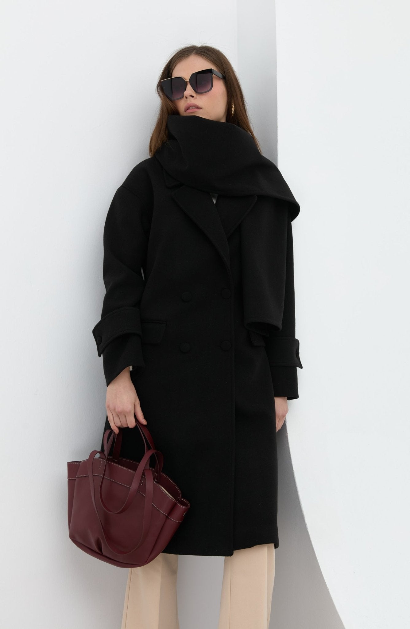 Oversize Atkılı Siyah Kaban - Fatma Atasoy