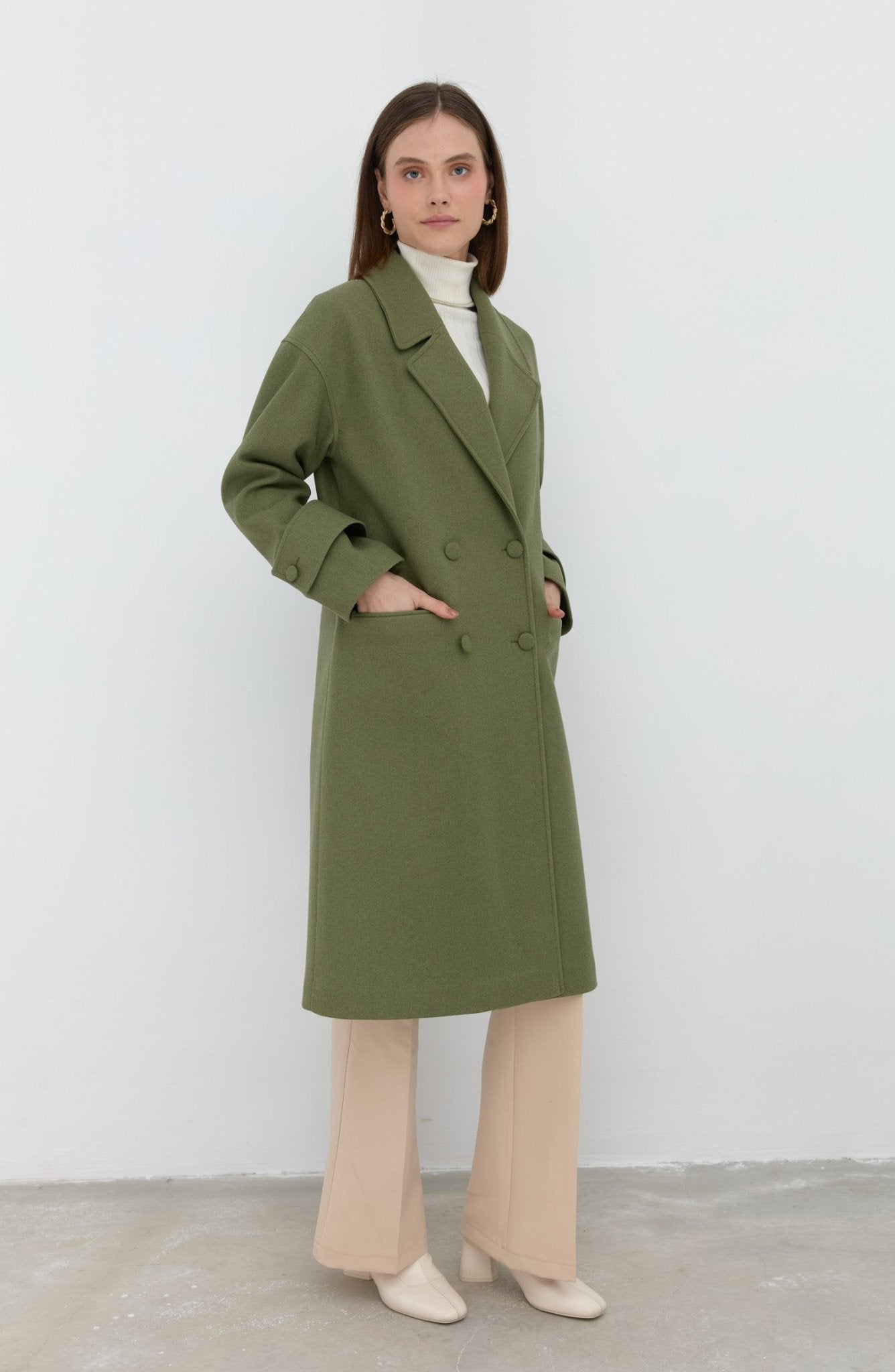 Oversize Atkılı Soft Haki Kaban - Fatma Atasoy