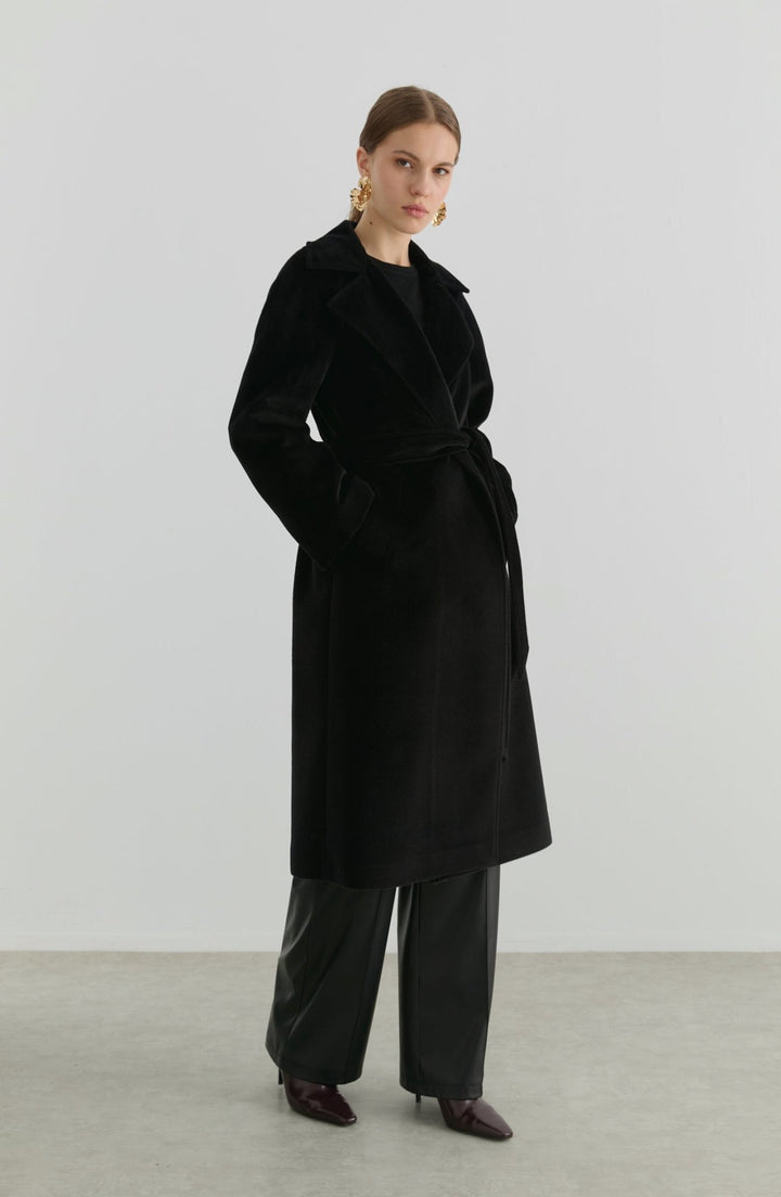 Oversize Tay Tüyü Siyah Basic Kaban - Fatma Atasoy