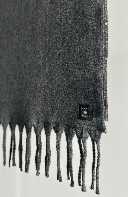Püsküllü Antrasit Şal - Fatma Atasoy