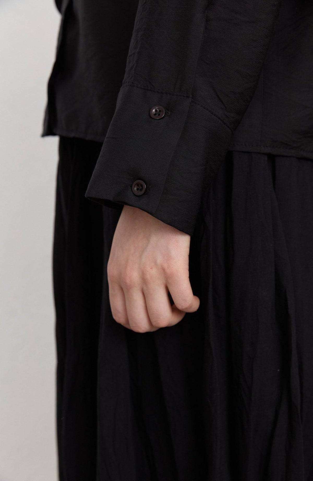 Şal Detaylı Siyah Rayon Gömlek - Fatma Atasoy