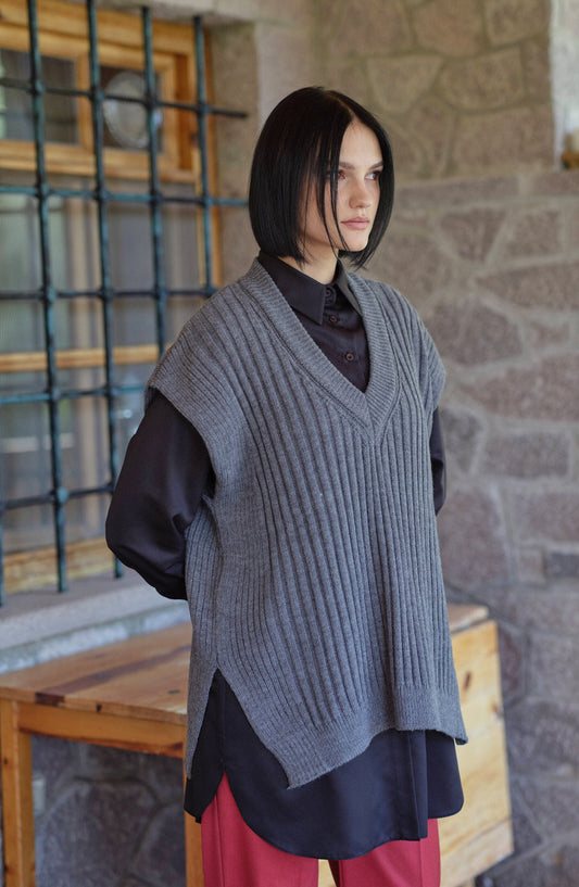 V Yaka Fitilli Gri Triko Süveter - Fatma Atasoy