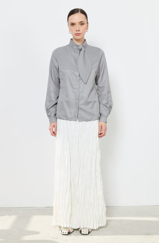 Yaka Dilimli Gri Gömlek - Fatma Atasoy