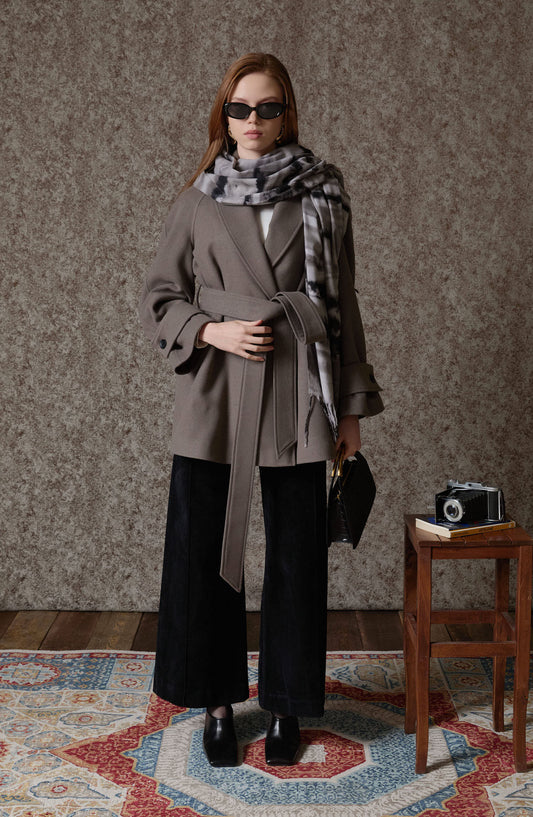 Batik Desenli Siyah Yün Püsküllü Şal