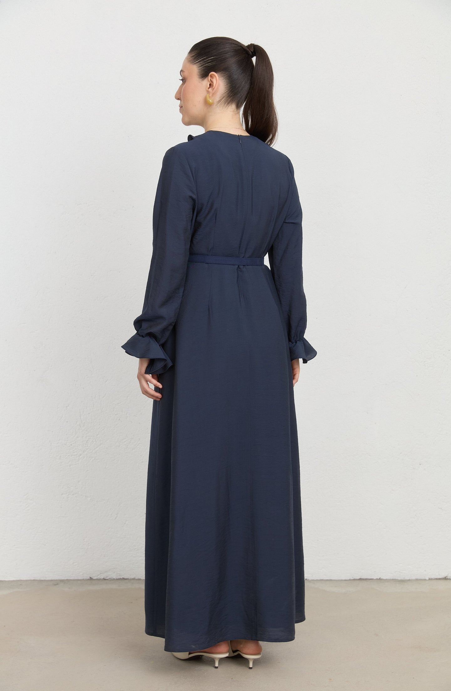 Volanlı Lacivert Kaplama Kemerli Rayon Elbise