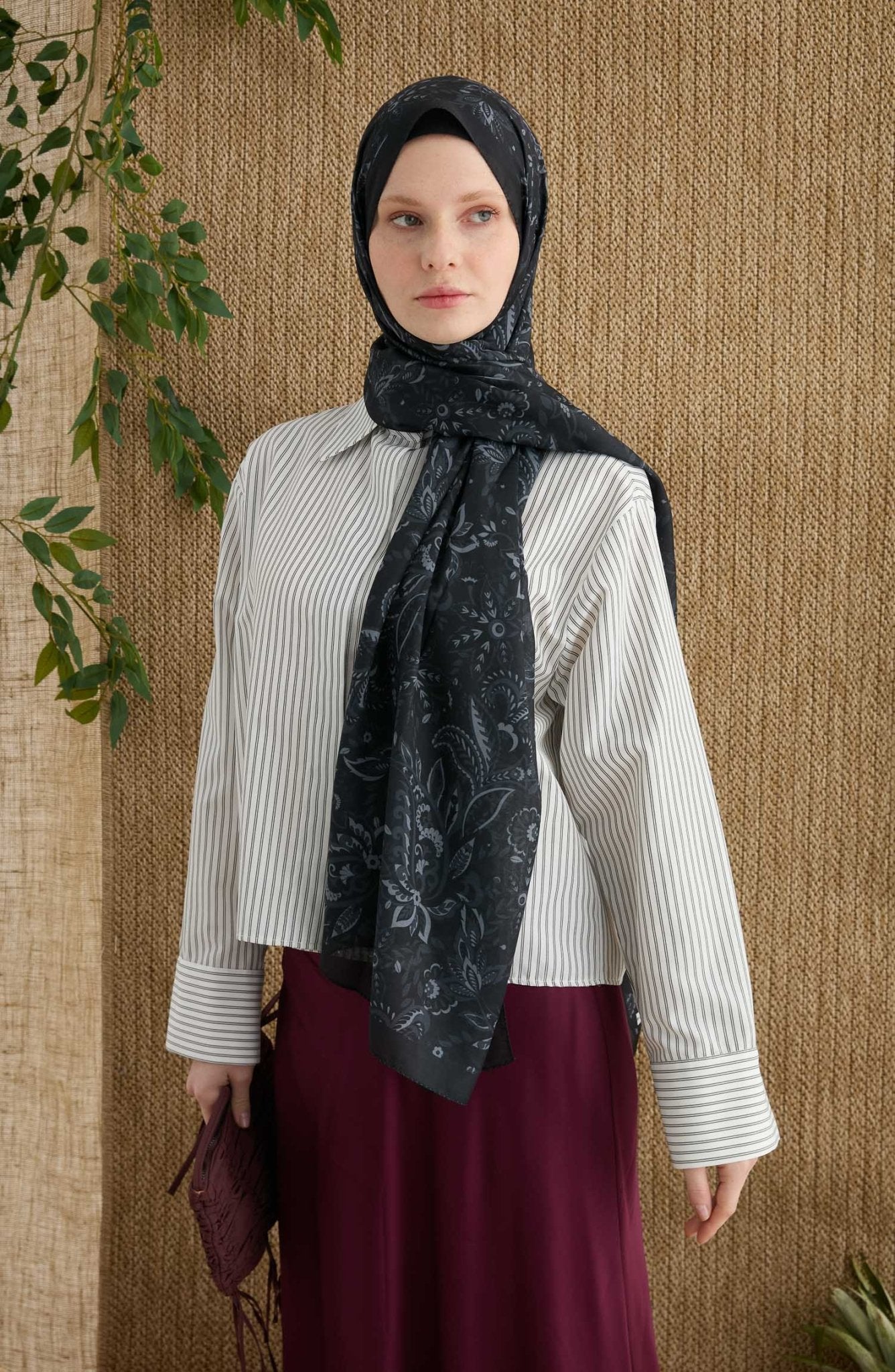 Anna Siyah Etnik Desen Şal - Fatma Atasoy