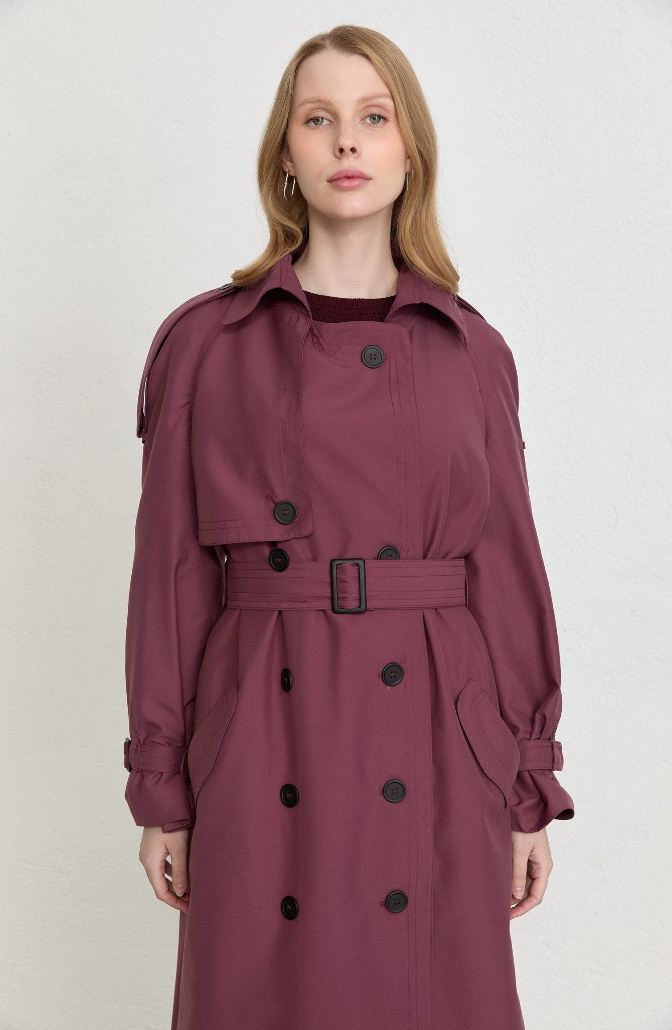 Apoletli Mürdüm Oversize Trençkot - Fatma Atasoy