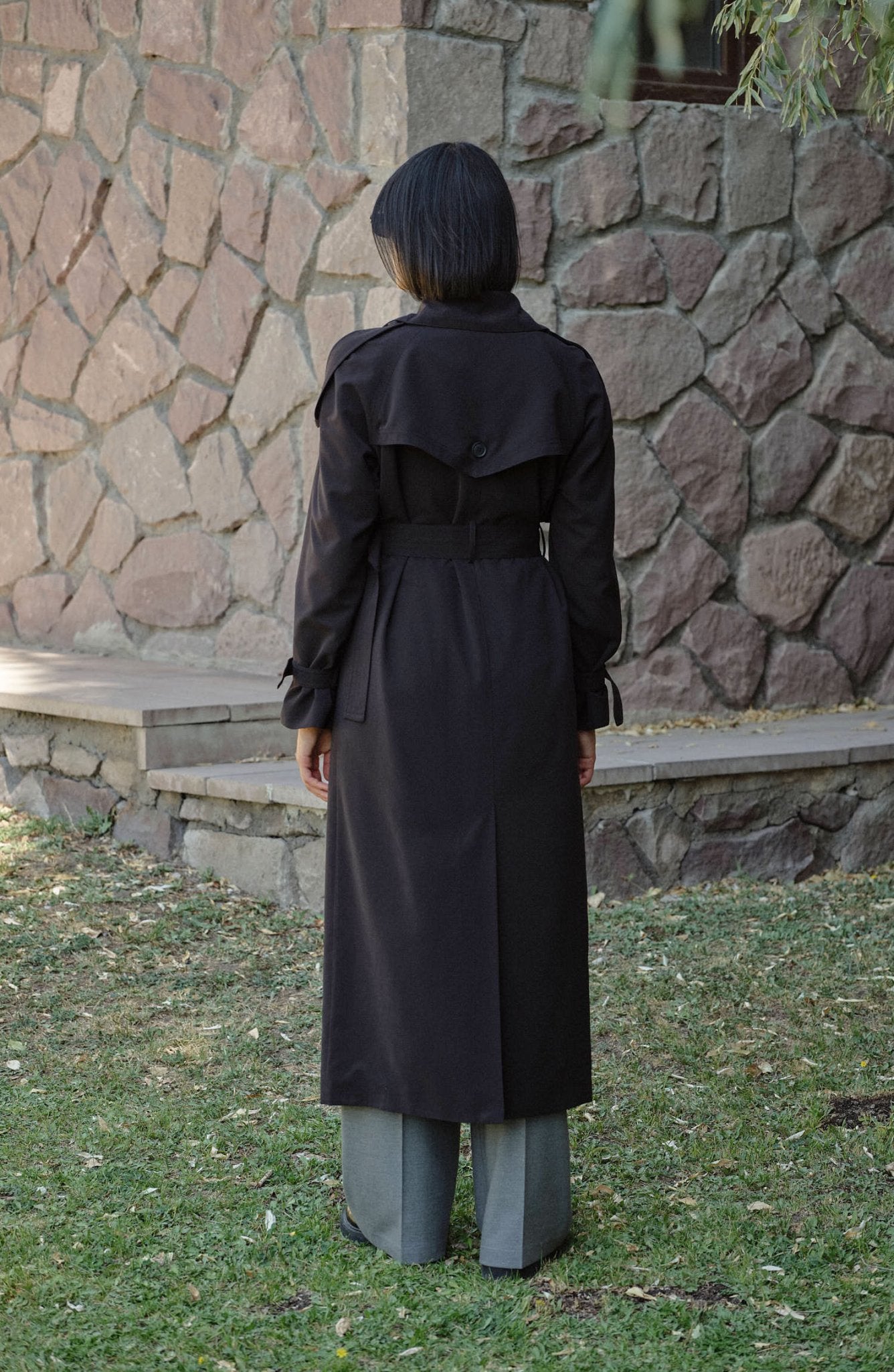 Apoletli Siyah Oversize Trençkot - Fatma Atasoy