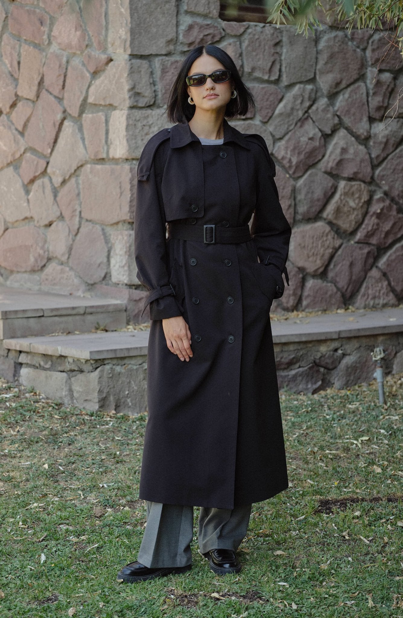 Apoletli Siyah Oversize Trençkot - Fatma Atasoy