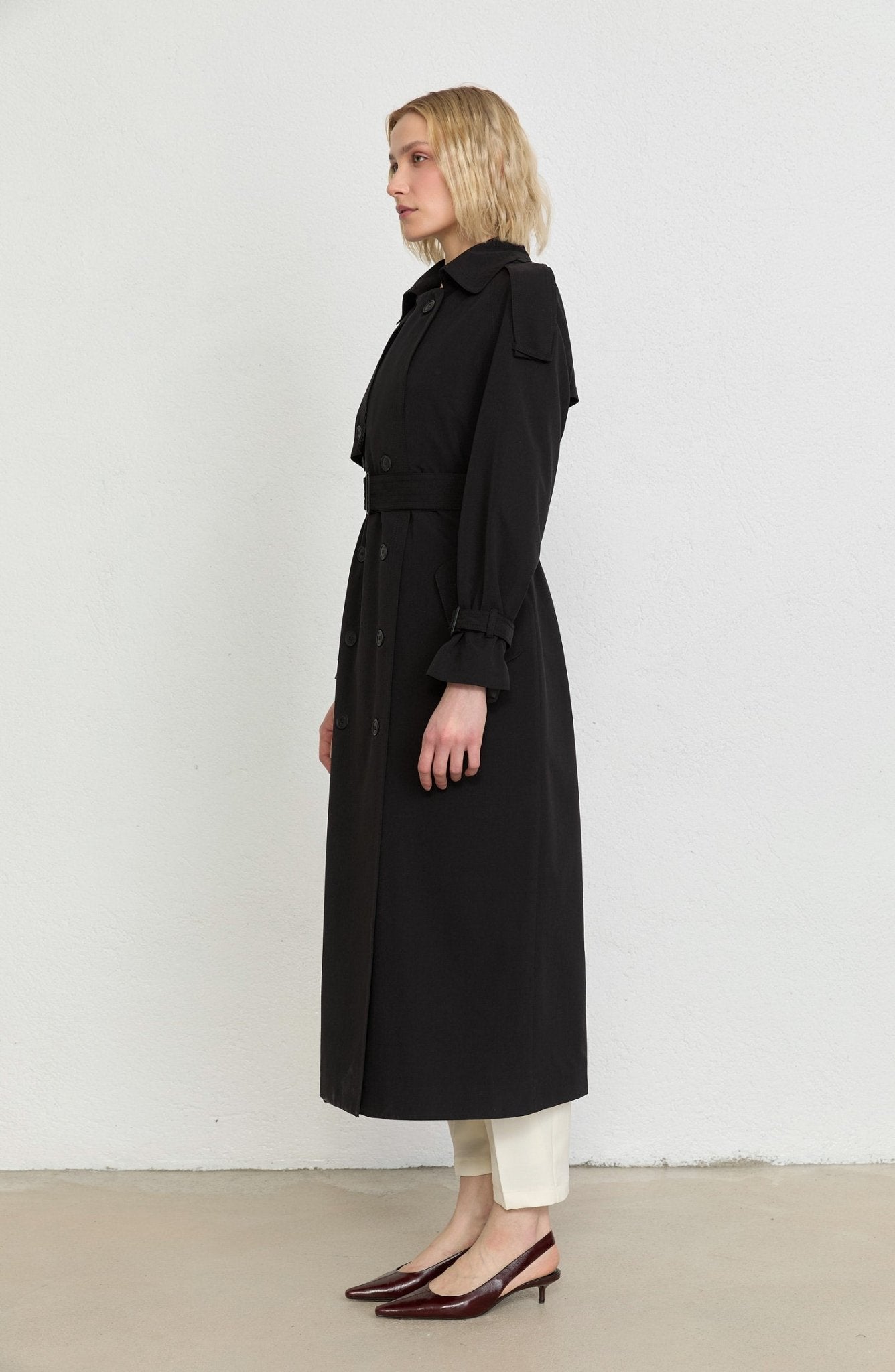 Apoletli Siyah Oversize Trençkot - Fatma Atasoy