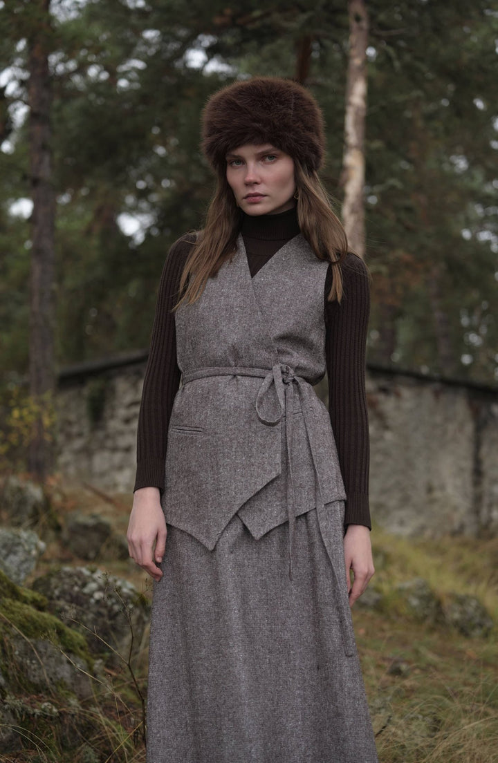 Bağlamalı Kahverengi Tüvit Yelek Etek Takım - Fatma Atasoy