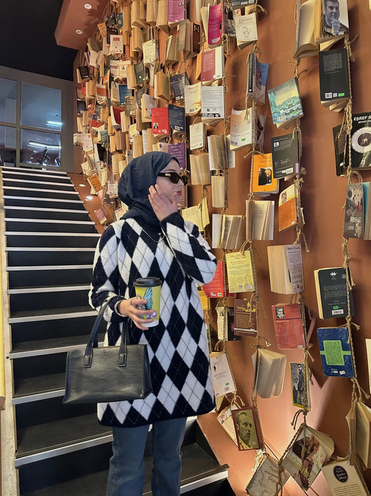 Baklava Desen Lacivert Ekru Yumoş Triko Kazak - Fatma Atasoy