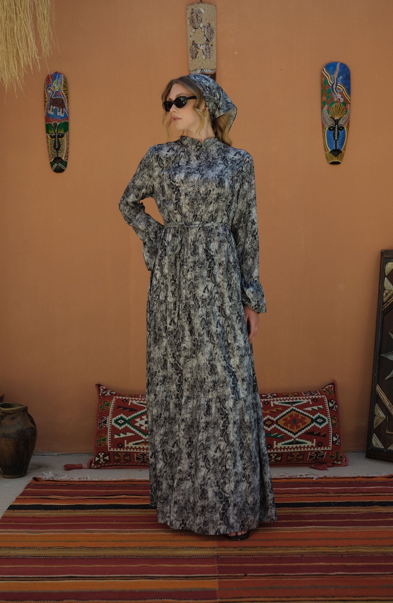 Büzgülü Siyah Animal Desenli Viskon Elbise - Fatma Atasoy