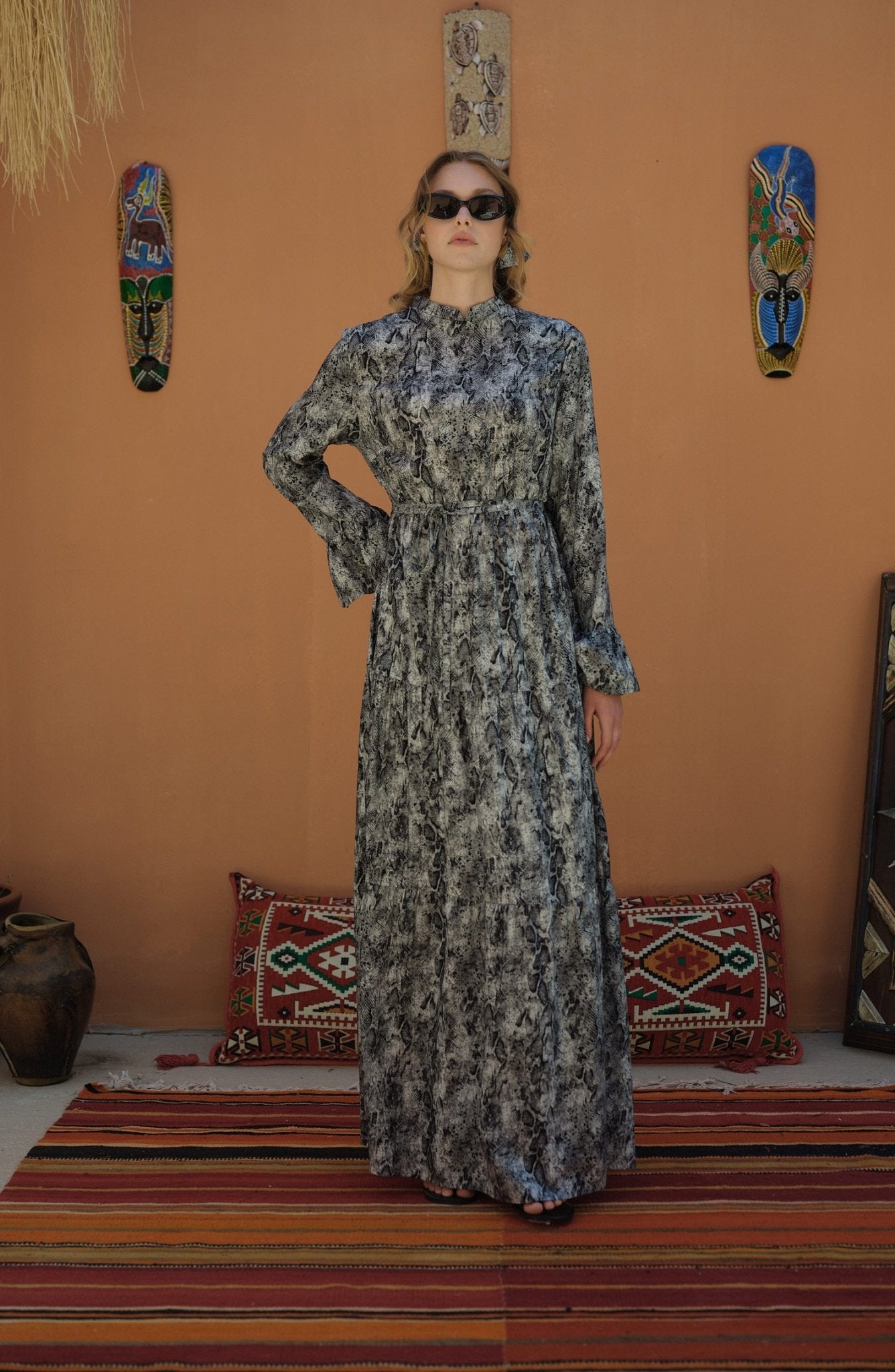 Büzgülü Siyah Animal Desenli Viskon Elbise - Fatma Atasoy