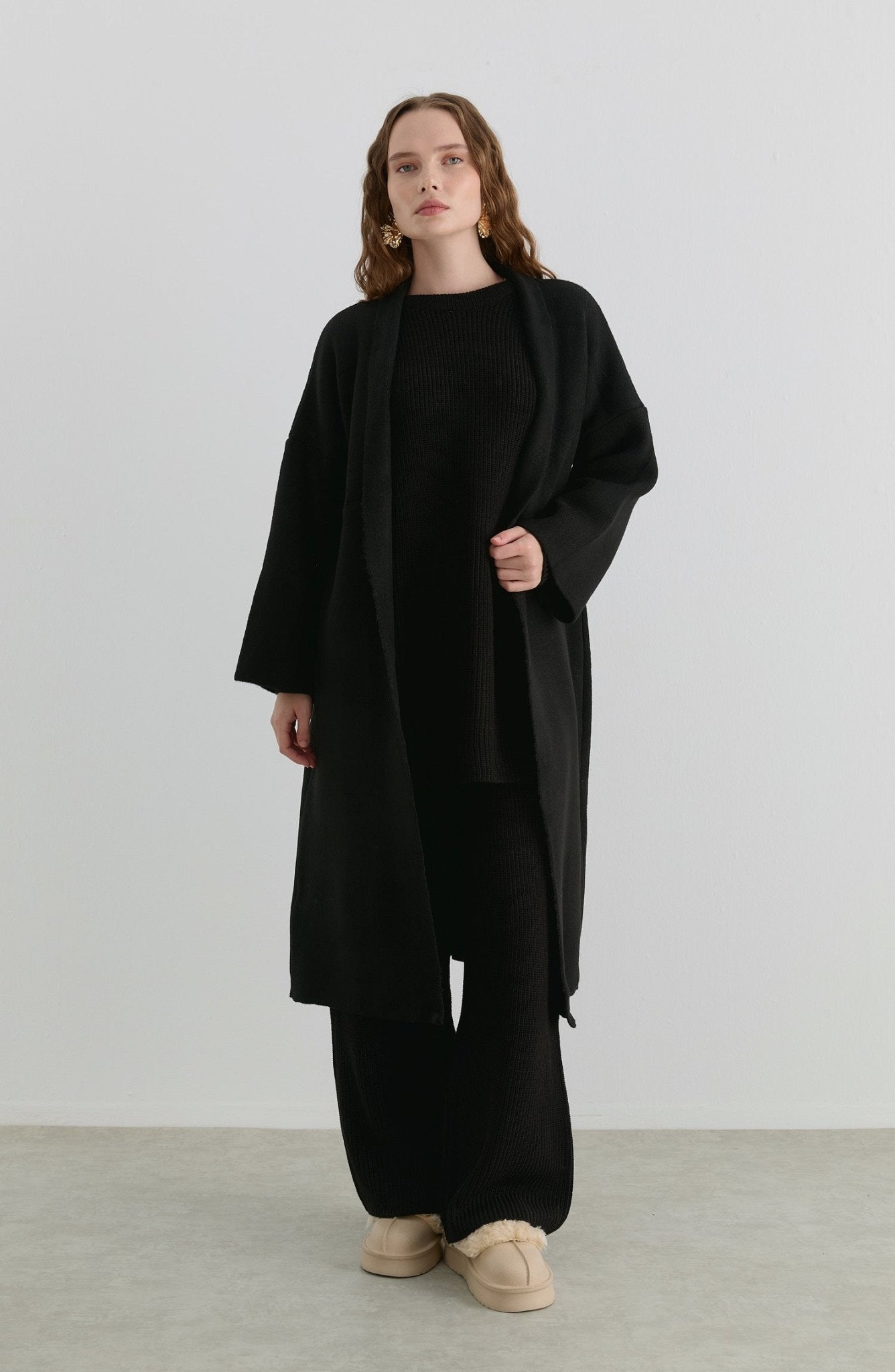 Çelik Örme Pufik Siyah Triko Hırka - Fatma Atasoy