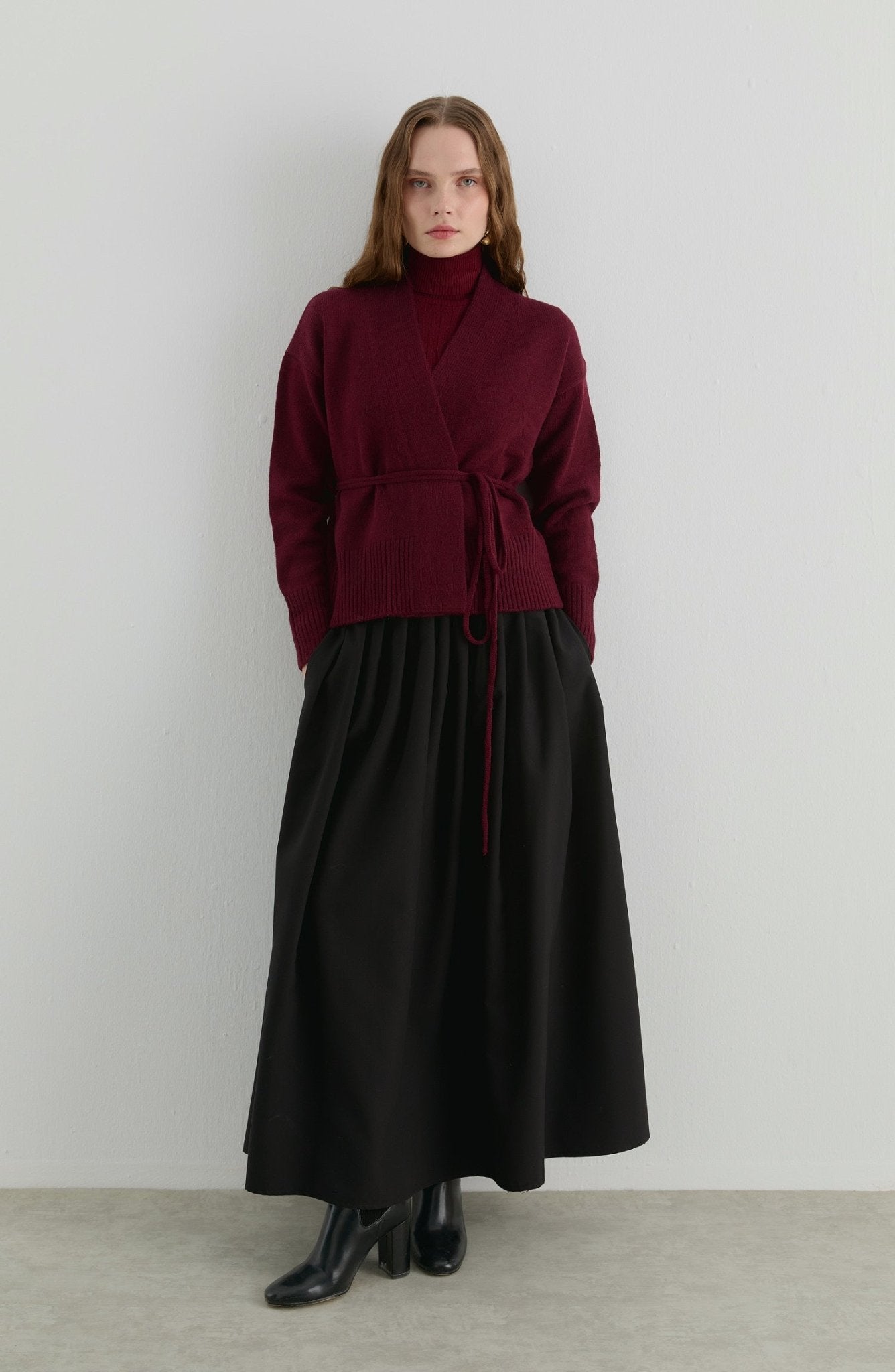 Çelik Örme V Yaka Bağlamalı Bordo Kısa Triko Hırka - Fatma Atasoy