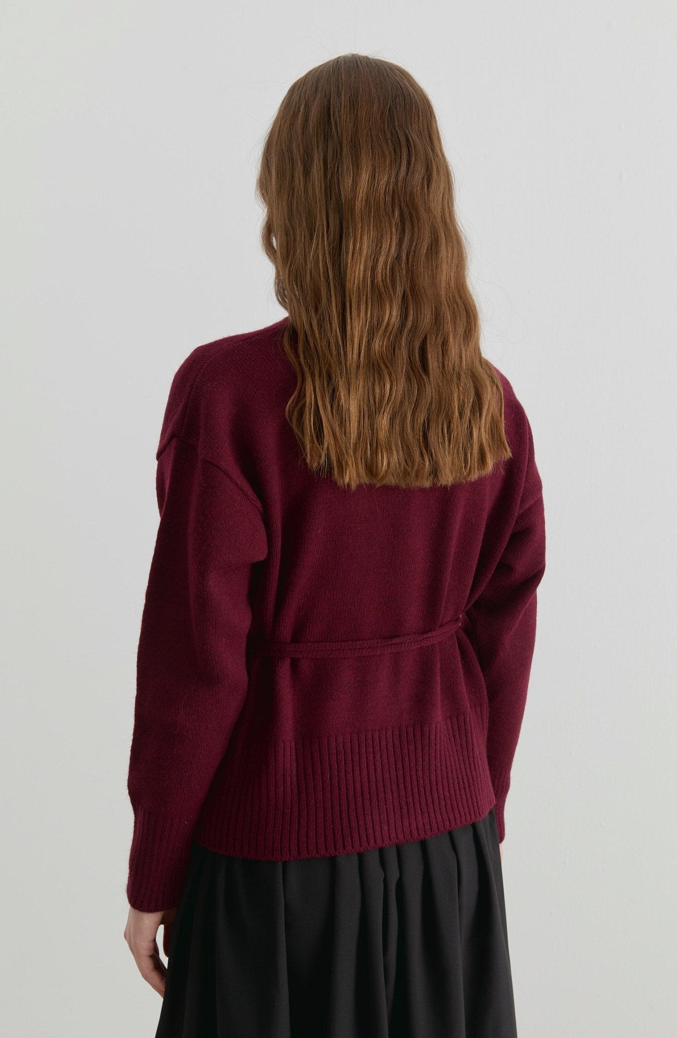 Çelik Örme V Yaka Bağlamalı Bordo Kısa Triko Hırka - Fatma Atasoy