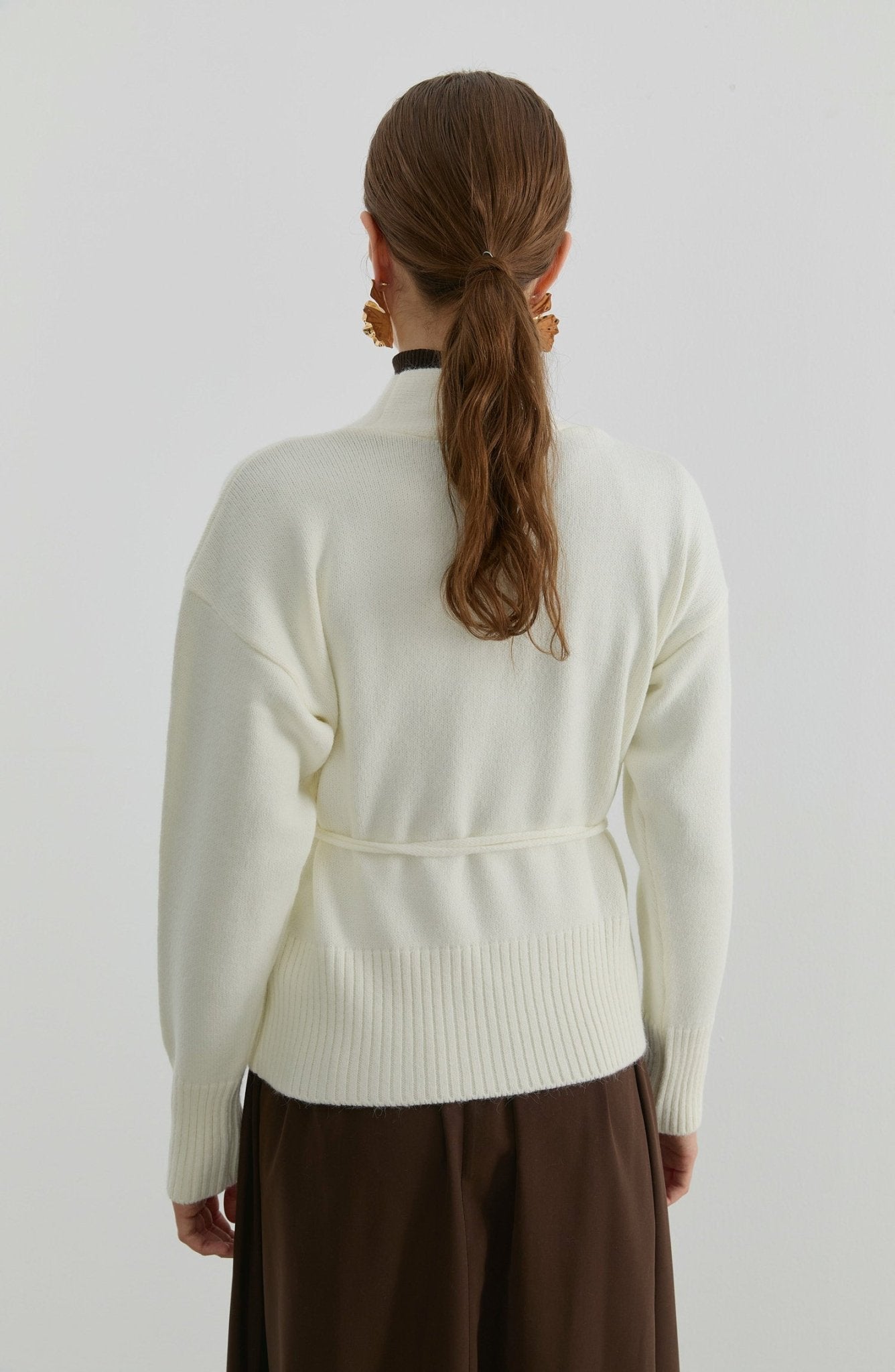 Çelik Örme V Yaka Bağlamalı Ekru Kısa Triko Hırka - Fatma Atasoy