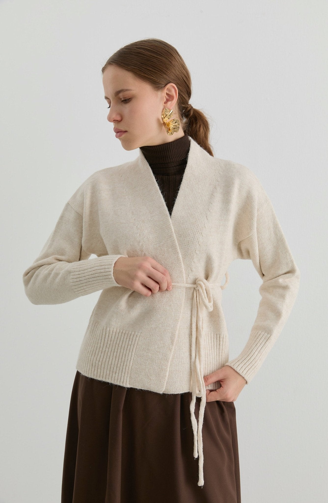 Çelik Örme V Yaka Bağlamalı Taş Kısa Triko Hırka - Fatma Atasoy