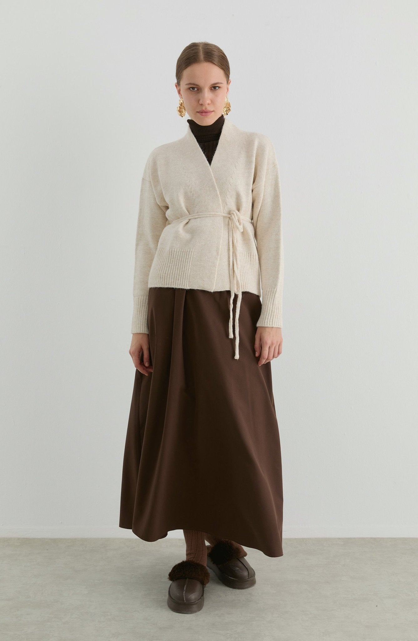 Çelik Örme V Yaka Bağlamalı Taş Kısa Triko Hırka - Fatma Atasoy