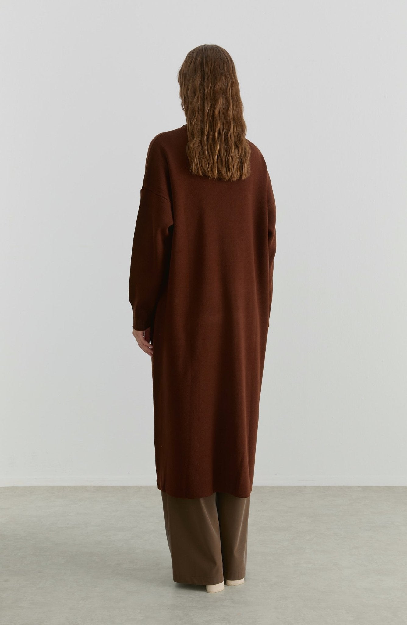 Cepli Maksi Kahverengi Triko Hırka - Fatma Atasoy