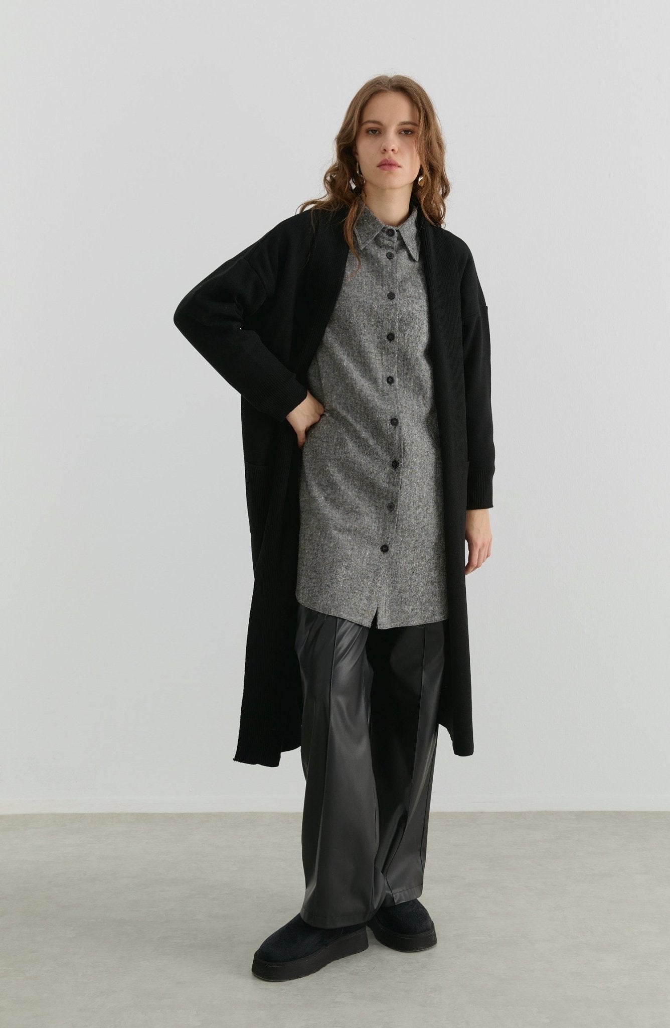 Cepli Maksi Siyah Triko Hırka - Fatma Atasoy