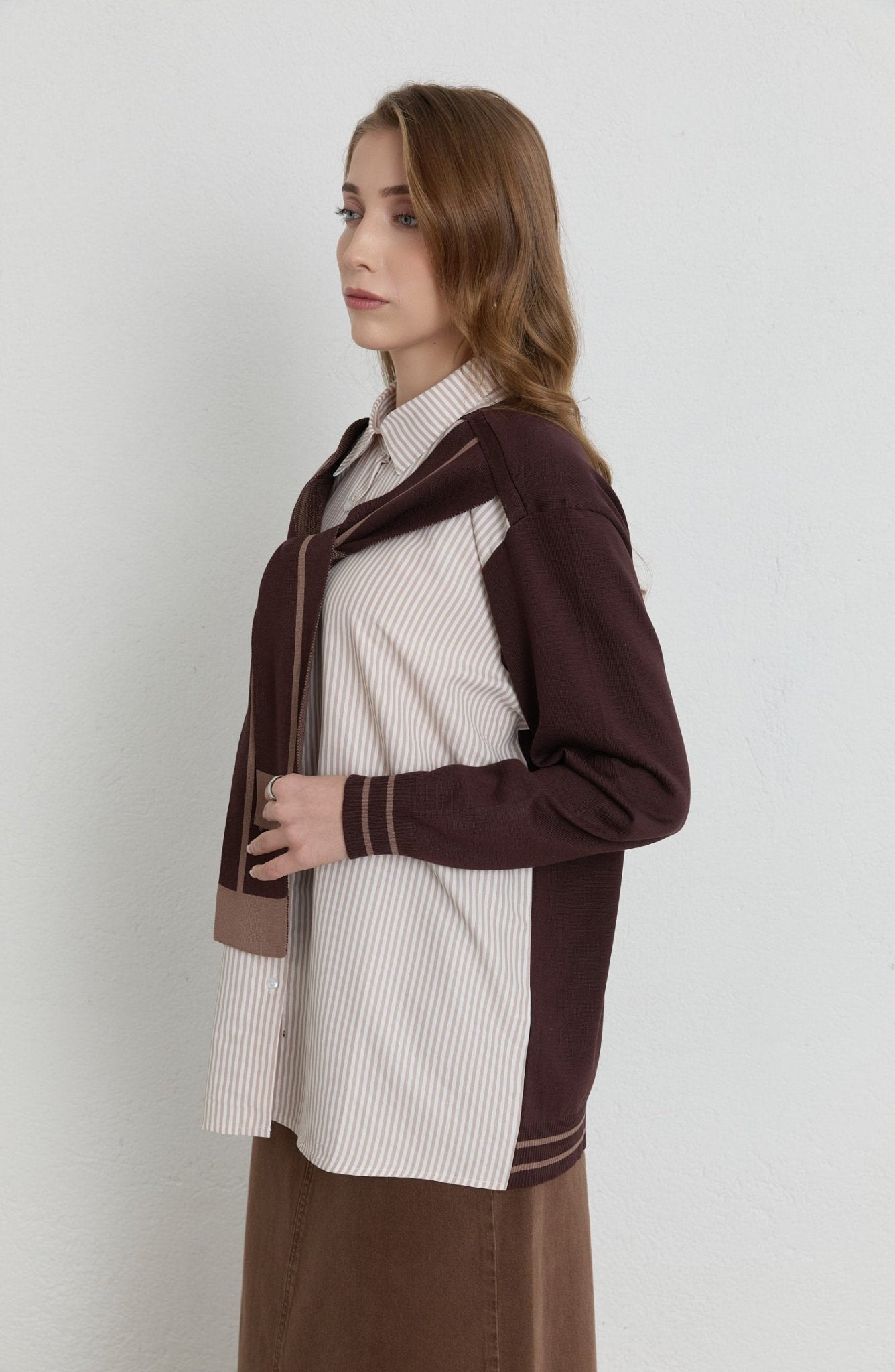 Çizgili Gömlek Görünümlü Acı Kahve Triko Kazak - Fatma Atasoy