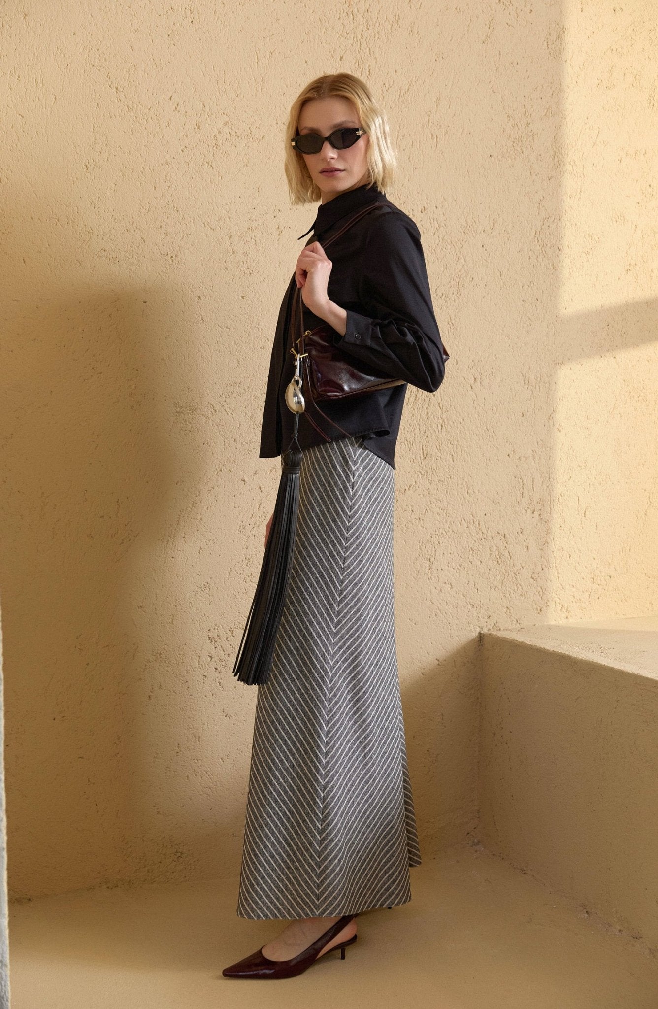 Çizgili Siyah Keten Etek - Fatma Atasoy